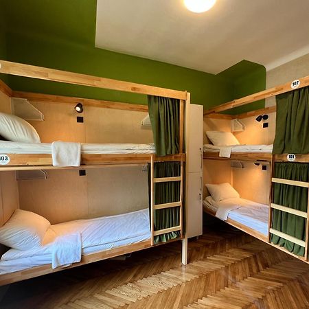 Cabbage Hostel Belgrad Exteriör bild