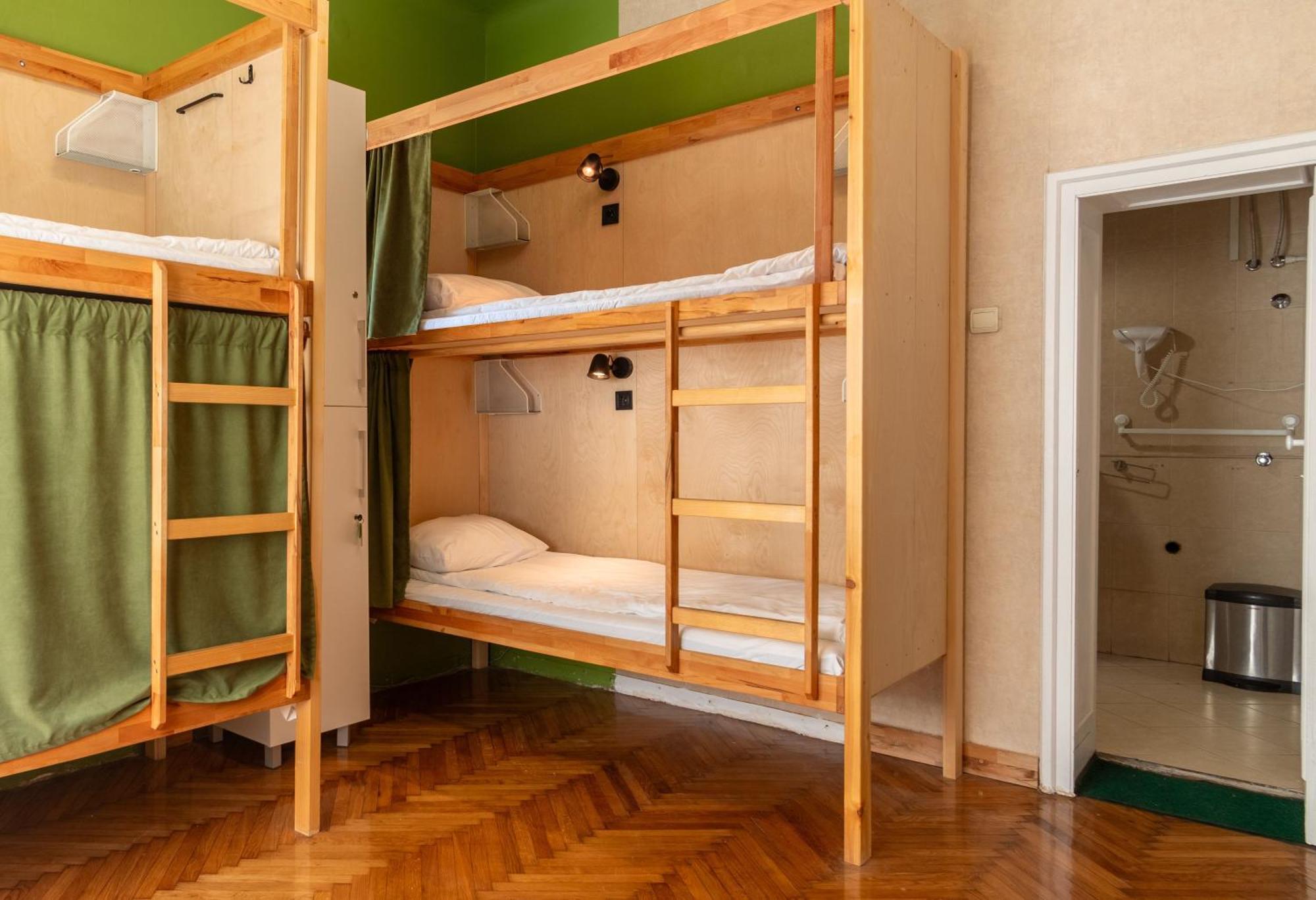 Cabbage Hostel Belgrad Exteriör bild