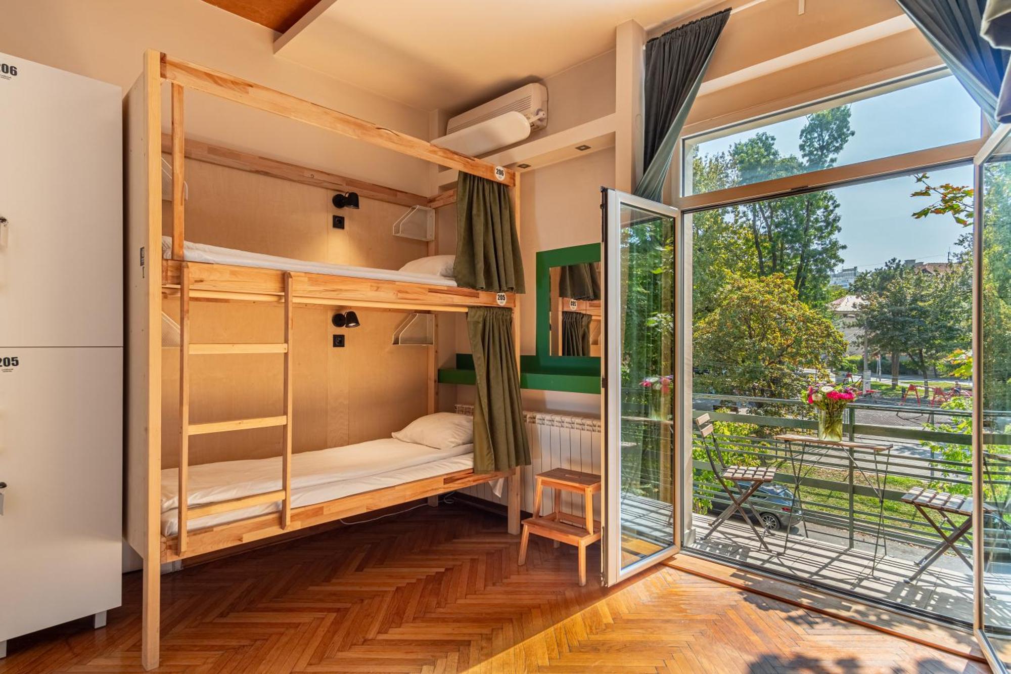 Cabbage Hostel Belgrad Exteriör bild