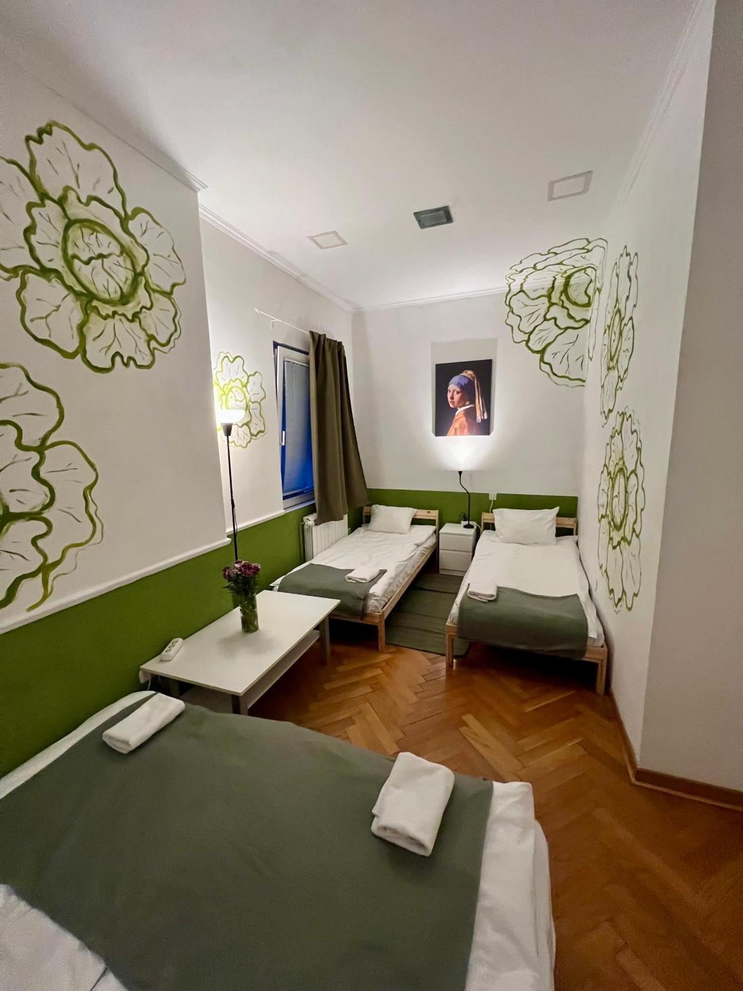 Cabbage Hostel Belgrad Exteriör bild