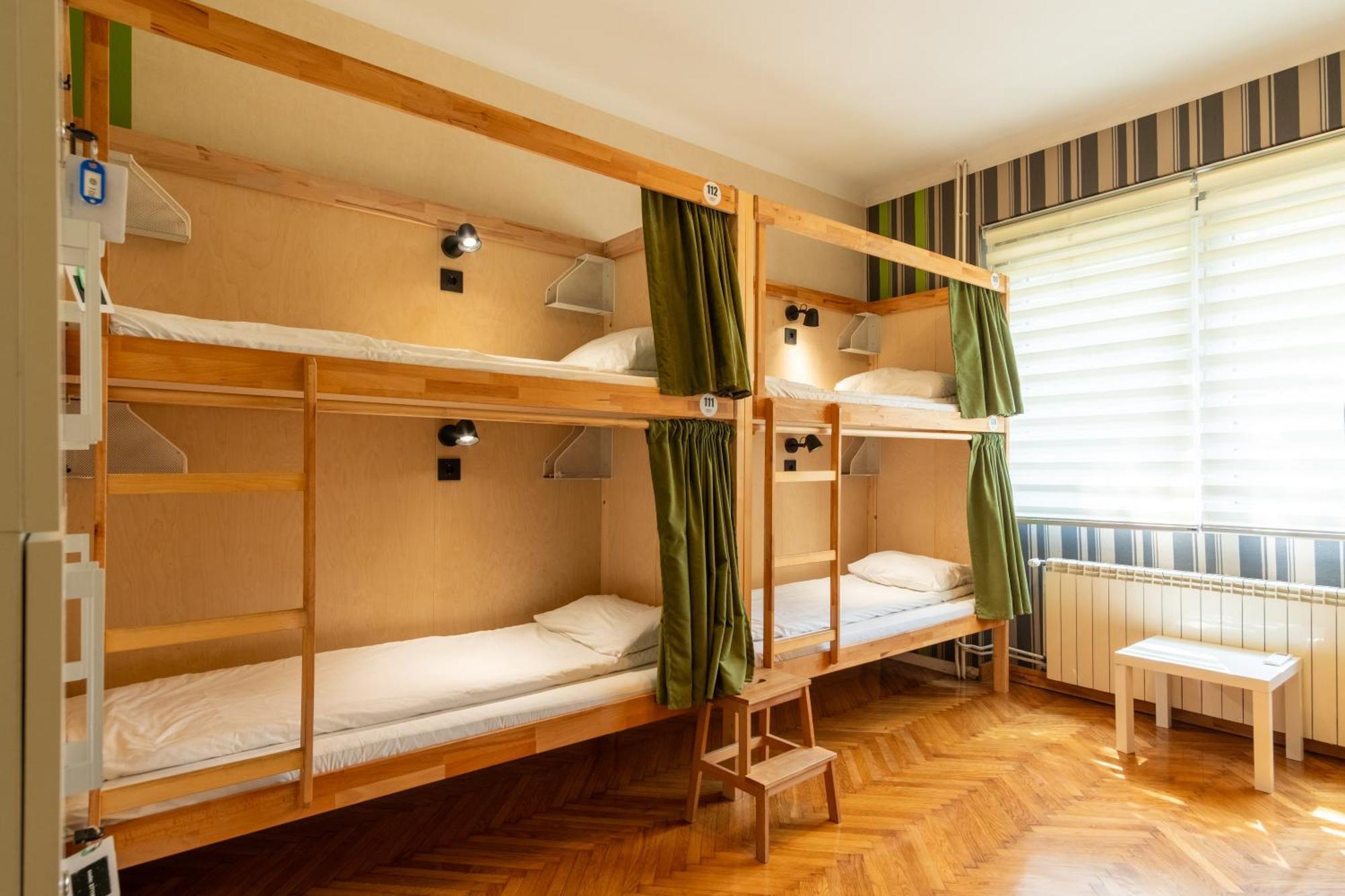 Cabbage Hostel Belgrad Exteriör bild