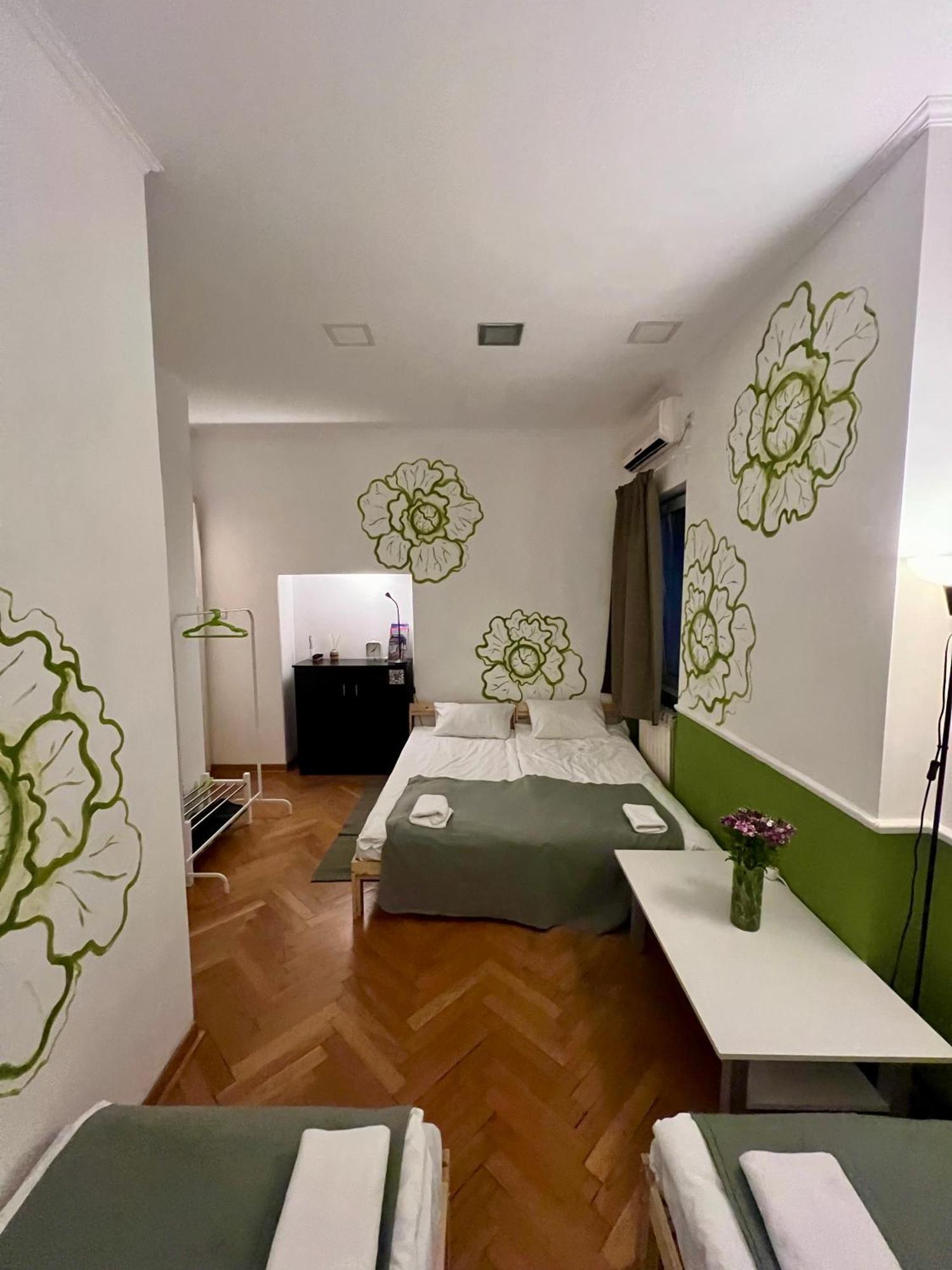 Cabbage Hostel Belgrad Exteriör bild