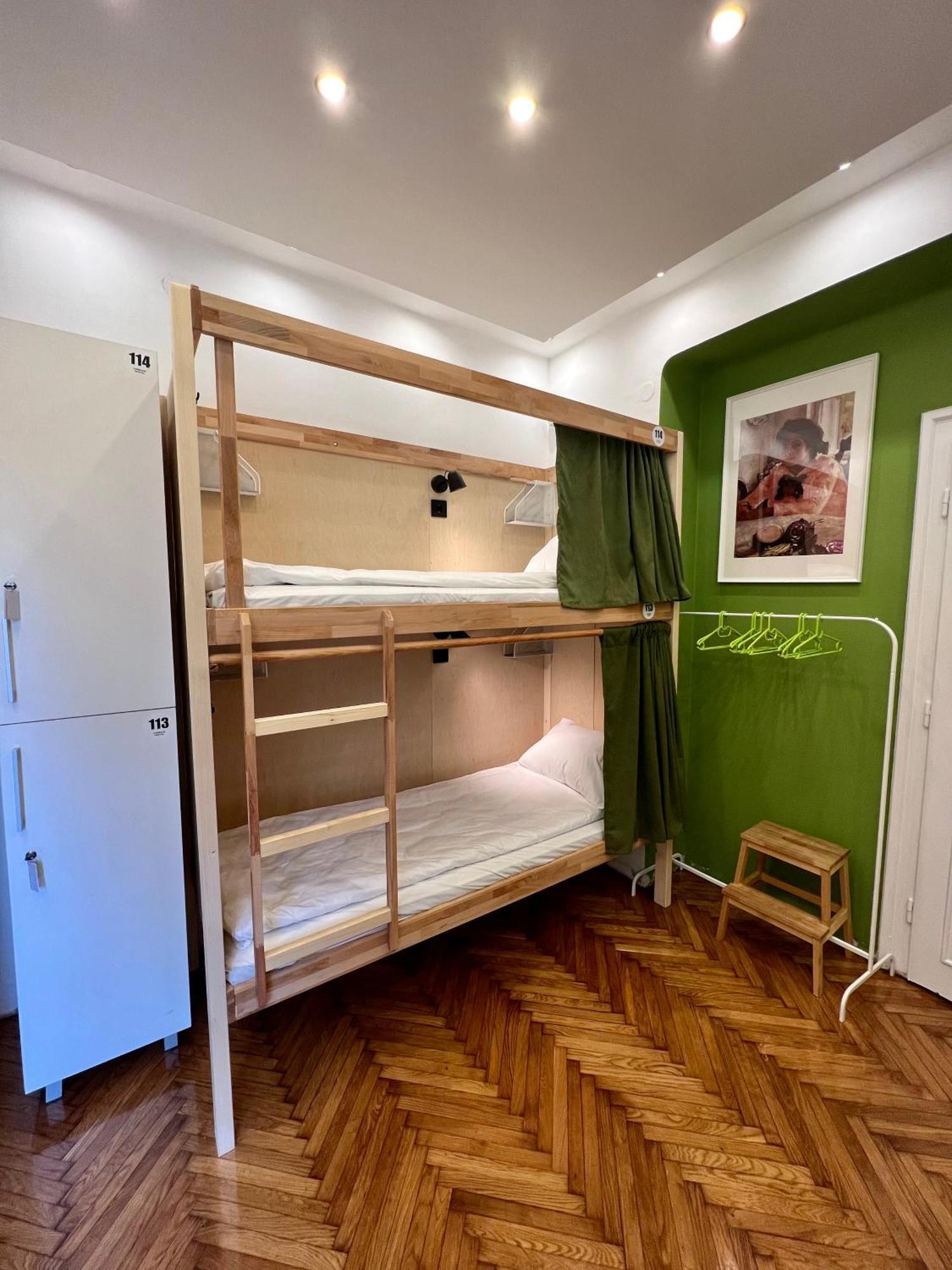Cabbage Hostel Belgrad Exteriör bild