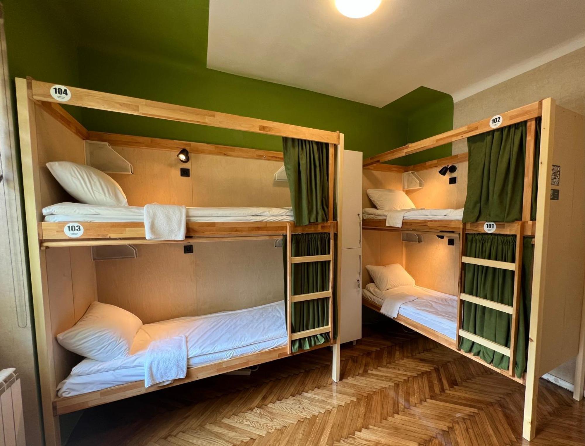 Cabbage Hostel Belgrad Exteriör bild