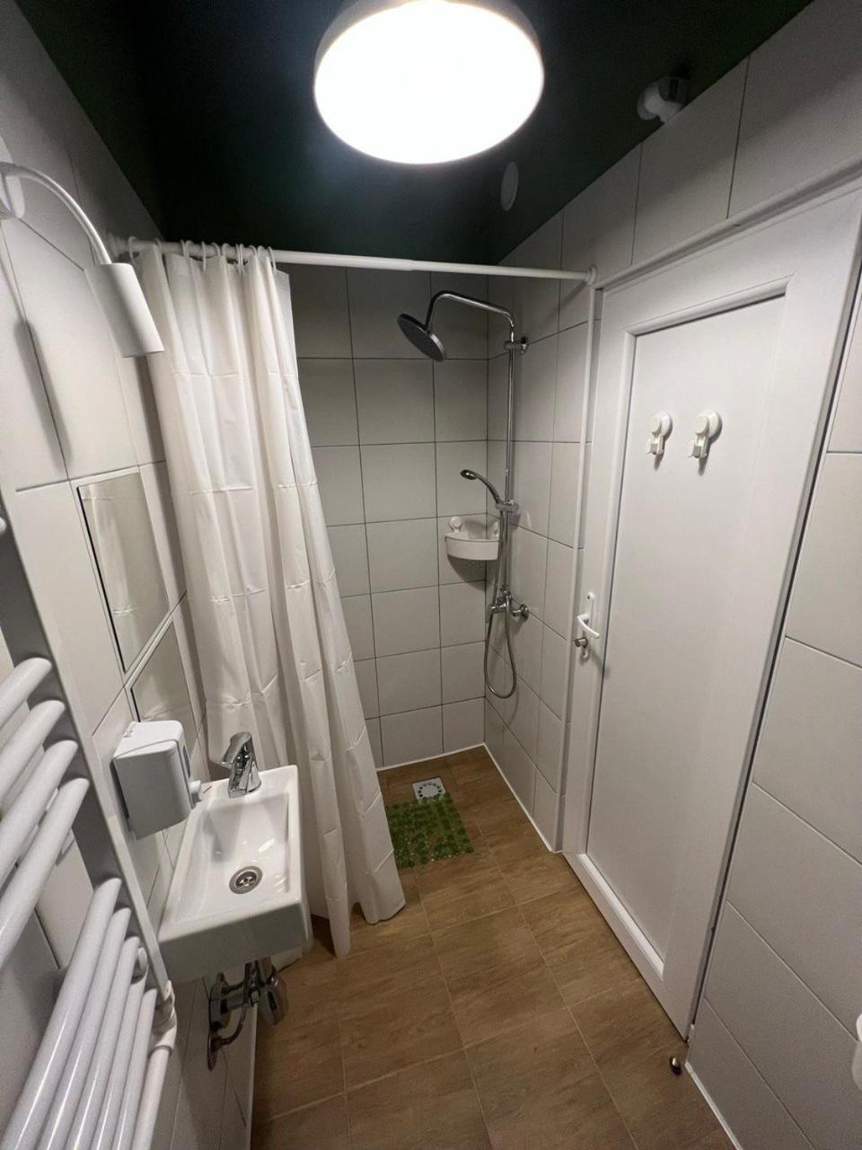 Cabbage Hostel Belgrad Exteriör bild