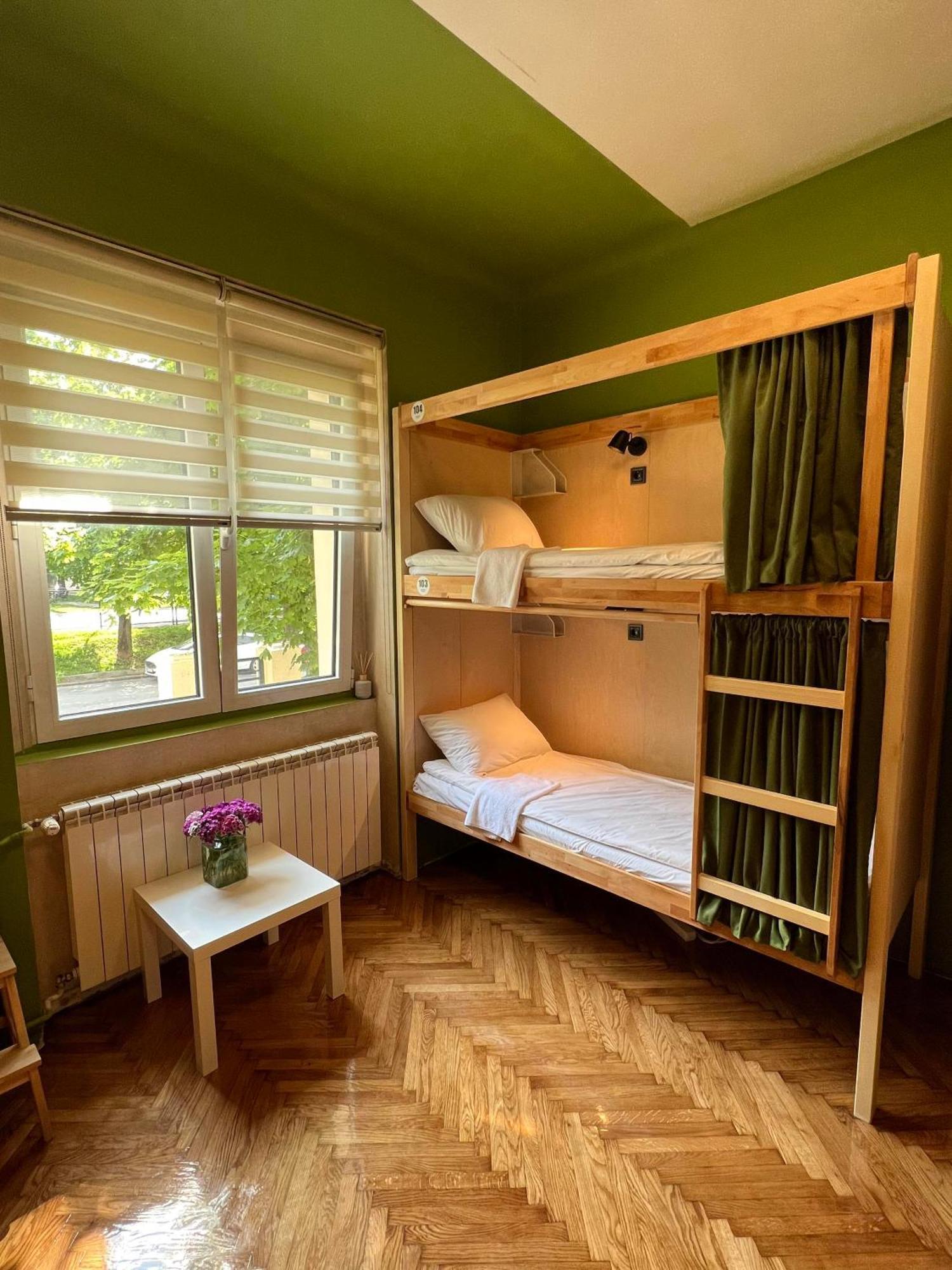 Cabbage Hostel Belgrad Exteriör bild